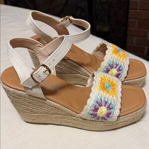 Jellypop Cream Wedge Sandals with Multicolor Crochet Accent, Size 6.5. NWOT